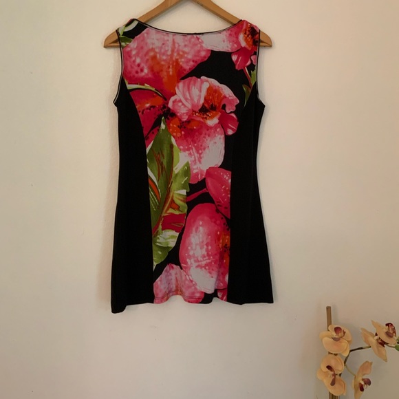 Flower Patterned TankTop - Picture 2 of 5